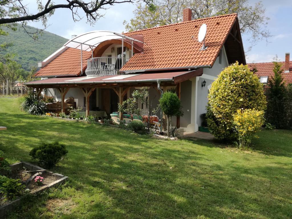 Margo Nyaralo Villa Balatonederics Exterior photo